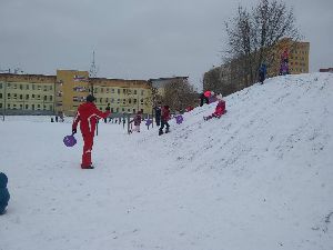 2021.01.08 - Sníh, lopaty a hurá na kopec - Včelka (18)