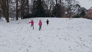 PE outside 04