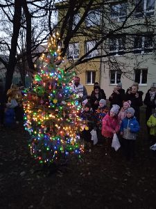 Koledy a rozsvícení vánočního stromečku (6)