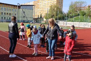 Stavění májky 28.4.2023 - projektový den 1.st (15)