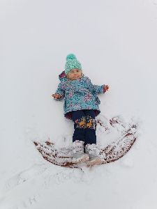 První hrátky se sněhem (3)