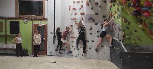 BOULDERING (33)