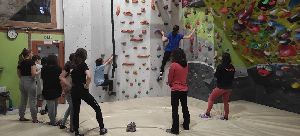 BOULDERING (2)