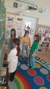 Děti z mateřské školy na návštěvě bilingvy 3.4.2024 (8)
